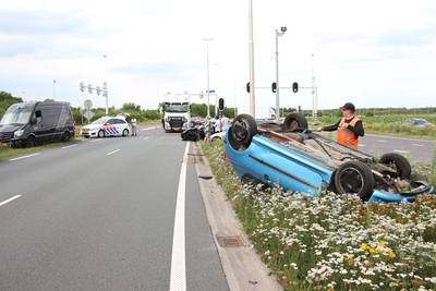 Bestuurder (18) vlucht na ongeval op Burgemeester Letschertweg ter hoogte van Gilze