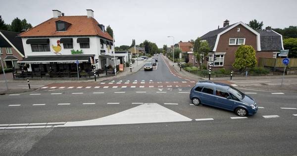 Nieuw asfalt weg Albergen Zenderen | Tubbergen - Tubantia