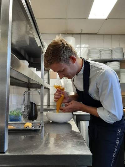 Thuiswerken. Hoe dan? Ambitieuze kok uit Kerkwerve ziet crisisperiode als een leermoment