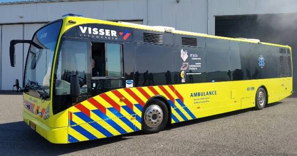 @rs_woods Ze brengen ze in peperdure helikopter over een afstand waar ambulance, zonder sirene, 3 uur over doet.