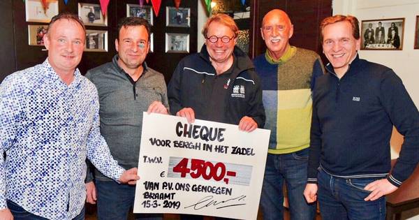 Postduivenvereniging schenkt Bergh in het Zadel 4.500 euro