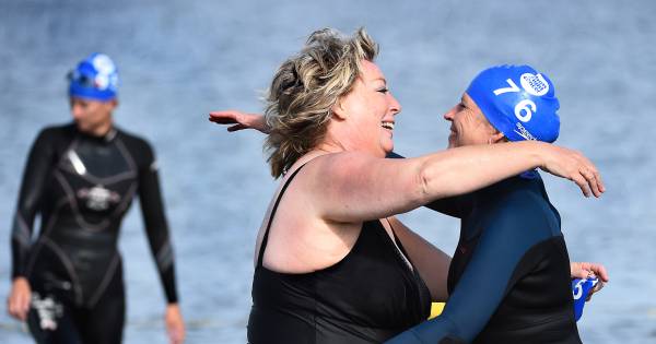 Tranen en veel geld bij Swim to Fight Cancer in Braamt