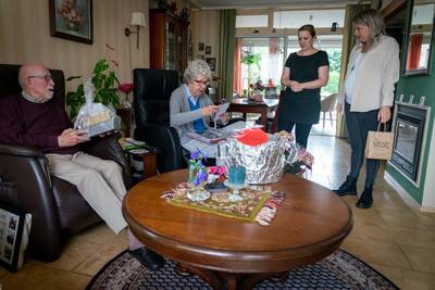 Jan (84) en Riet (82) moeten ermee stoppen door corona. ‘We missen jullie’
