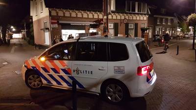Drietal pleegt overval op tabakszaak in Bennekom, politie arresteert verdachte