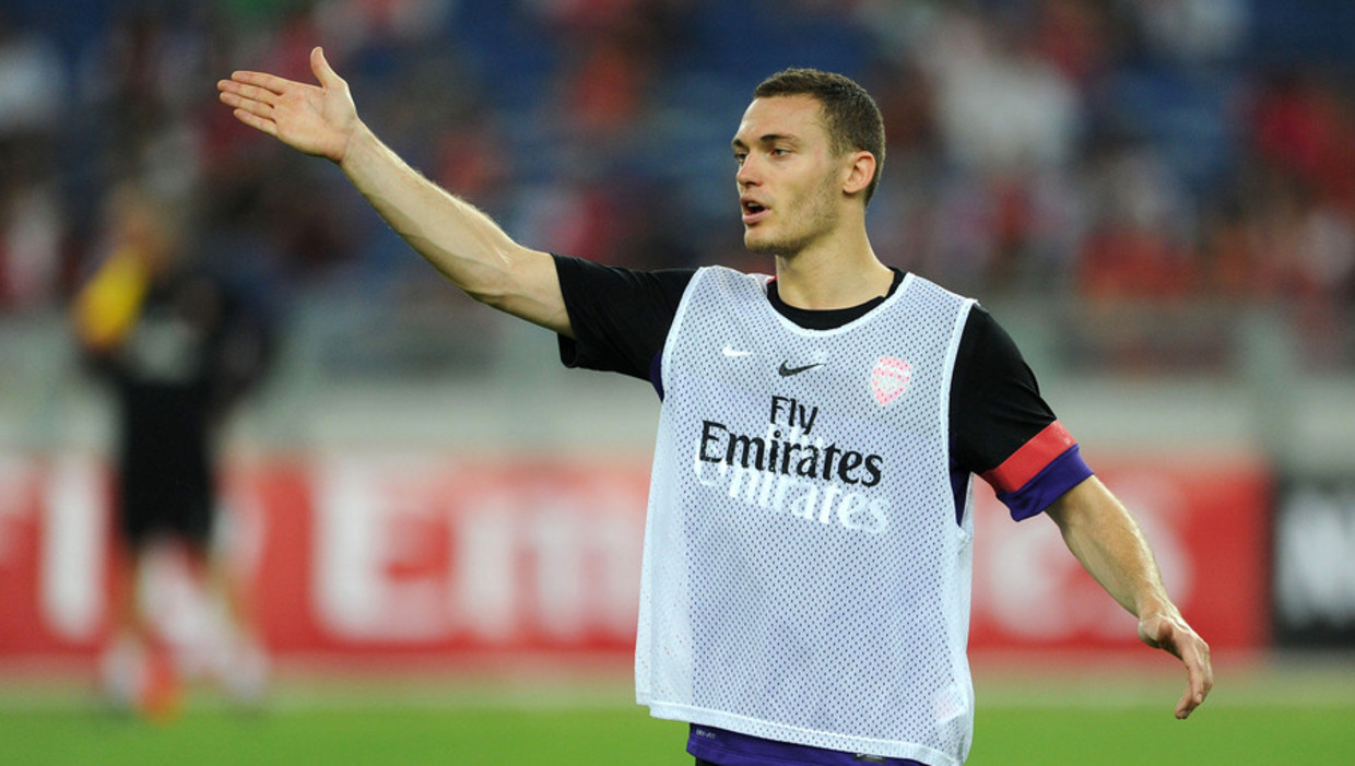 Vermaelen ramt en omarmt vrouwelijke lijnrechter | De Morgen