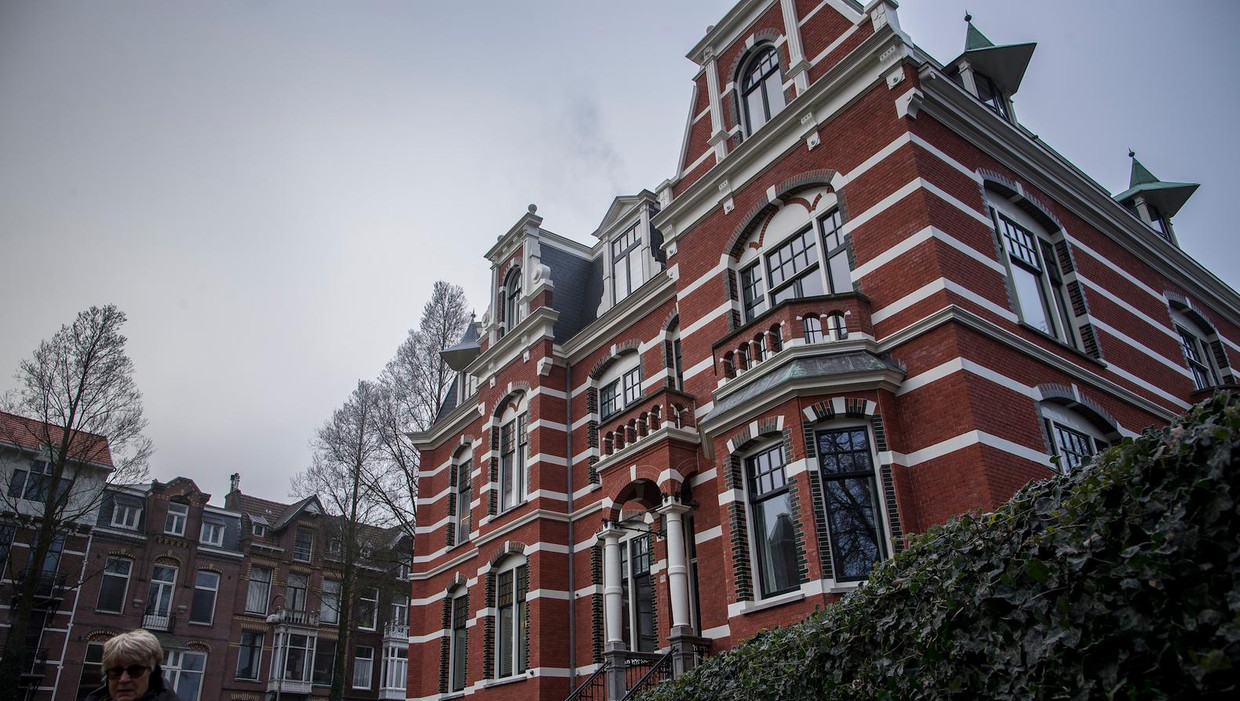 Nieuwe rijken kopen AmsterdamZuid op Het Parool