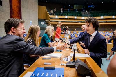 LIVE | ‘VVD is hielenlikker geworden van GroenLinks, alles om aan de macht te blijven’