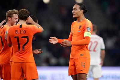 Van Dijk hoopvol over Oranje-missie: ‘Heel Nederland snakt naar het EK’
