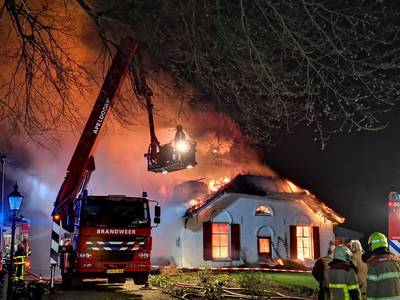 Oude boerderij op Nationaal Park De Hoge Veluwe in de as gelegd