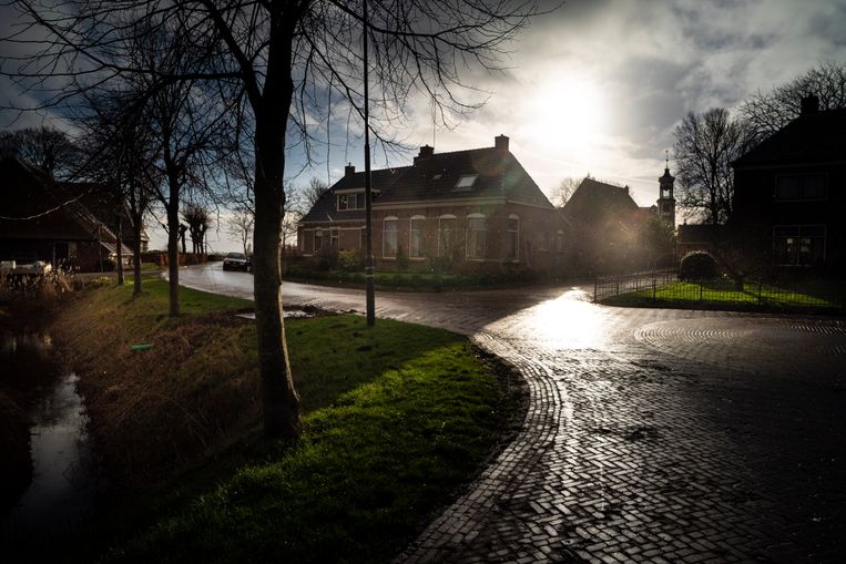 Zo luid als de dodelijke knal op oudjaar, zo diep is de stilte sindsdien in het Friese dorpje Morra 