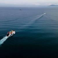 Indonesische veerboot met 243 mensen aan boord in de problemen: al 53 drenkelingen gered, zeker één dode