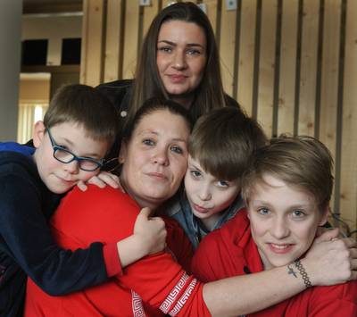 ‘Onbekende’ weldoener geeft ongeneeslijke zieke Sabrina (38) reisje naar Disneyland