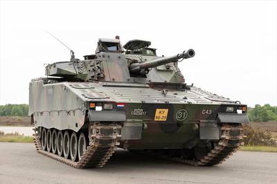 Tank schiet bij oefening op militairen