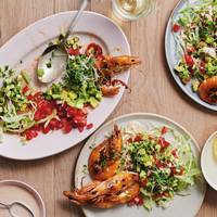 Ideaal tijdens deze hittegolf: een garnalencocktailsalade met avocado