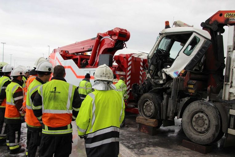 E17 vrijgemaakt na zwaar ongeval in Deerlijk | Binnenland ...