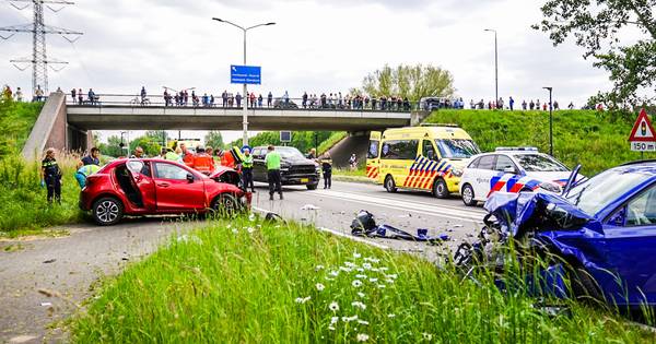 Zwaar ongeluk in Helmond, meerdere traumateams opgeroepen.