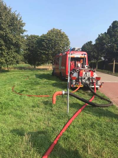 Brandweer helpt Wehlse vissen de zomer door