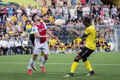 Discussie om VAR in Venlo: 'Penalty volkomen terecht, dat zag ik direct'