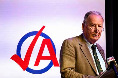 Extreem-rechtse Duitse leider noemt Hitlers daden slechts 'vogelpoep'