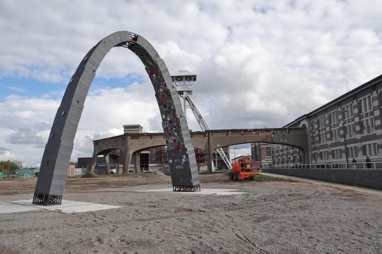 Buurt levert 10.000 kilogram plastic voor kunstboog Thor ...