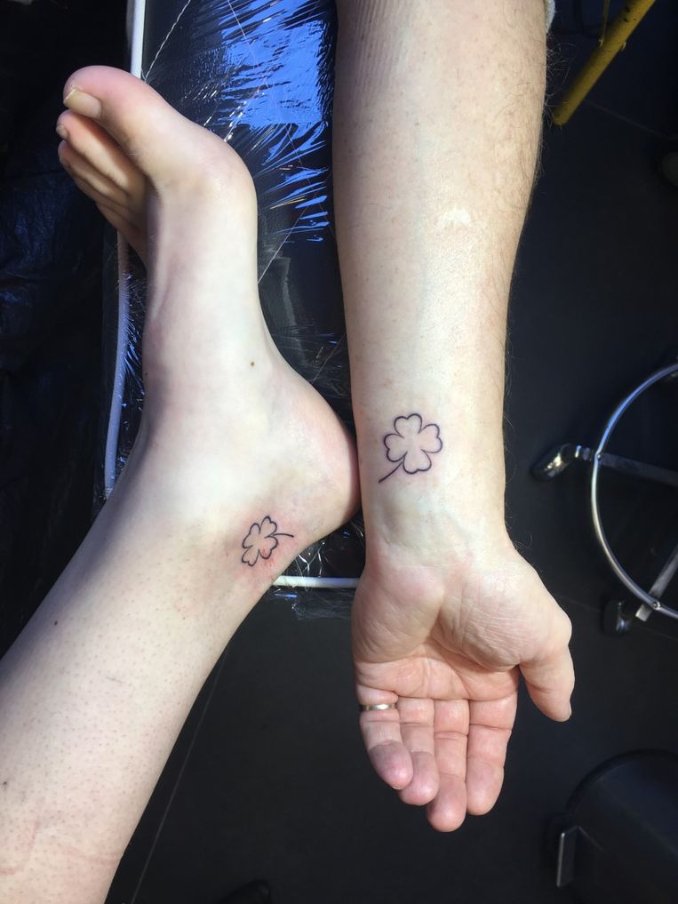 Wonderbaarlijk Zó mooi is familieliefde: opa en kleindochter zetten samen tattoo DS-53