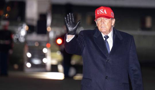 In een eerste gesprek na de aanval op Iran zaait Trump verwarring over een nieuw regime: ‘Ik heb drie zeer goede keuzes’