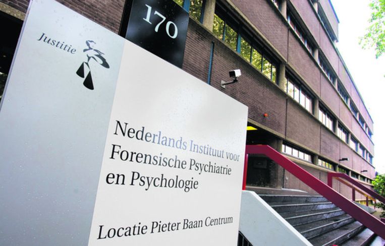 Pieter Baan Centrum lokt tbs-weigeraars uit hun tent - Trouw
