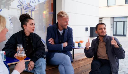 In ‘Komen eten’ probeerde Ruben Van Gucht zijn afwezigheid aldoor te verdoezelen met kinderlijke randanimatie