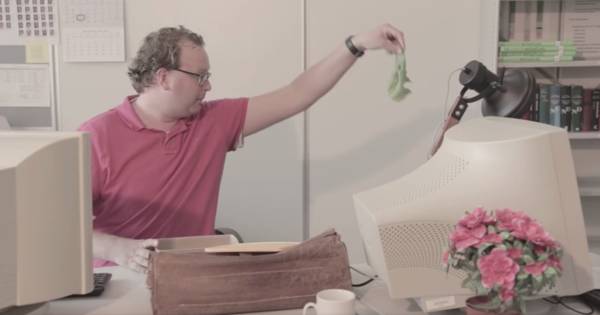 'Jiskefet-leraren' verdienen 10 voor ludieke afscheidsvideo voor leerlingen | Hardenberg - De Stento