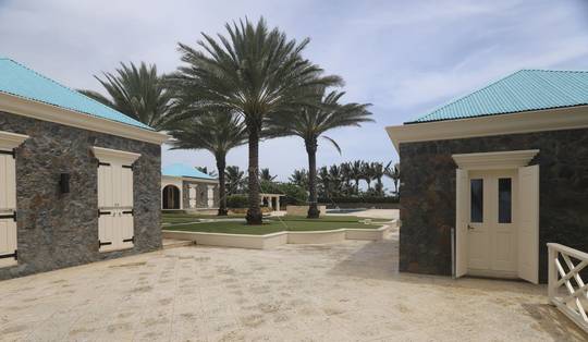 Democraten publiceren nooit eerder vertoonde beelden van Epsteins eiland: ‘Om een compleet beeld te krijgen van zijn misdaden’