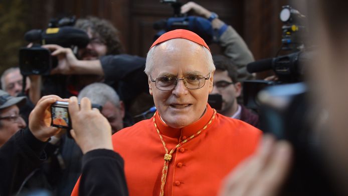 La couleur pourpre, symbole du pouvoir des cardinaux | Home | 7sur7.be