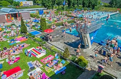 Hittegolf? Neem een duik in het buitenbad