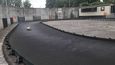 Is het een uit de hand gelopen hobby? Is het topsport? Het is: het Open NK modelstockcar in Lobith