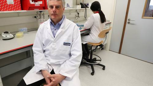 Deze Vlaamse prof en zijn team zoeken met centen van Bill Gates naar coronamedicijn