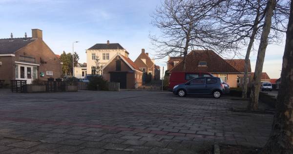 Opknapbeurt voor plein bij dorpshuis in Nieuwerkerk