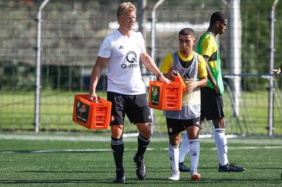 Feyenoord-talenten verslaan Real Madrid voor eerste prijs Kuyt