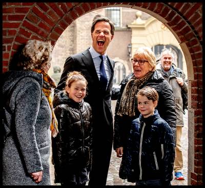 Premier Rutte doet in 2021 het licht uit in bouwput Binnenhof