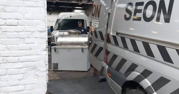 Grote actie tegen drugsketelbouwer en diens netwerk: 17 politie-invallen, 5 arrestaties .