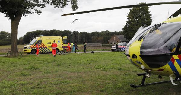 Jongen op fiets zwaargewond bij botsing met auto in Velp