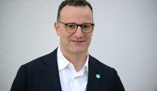 Fractieleider Duitse CDU is tegen draagmoederschap, maar maakt uitzondering voor zichzelf 