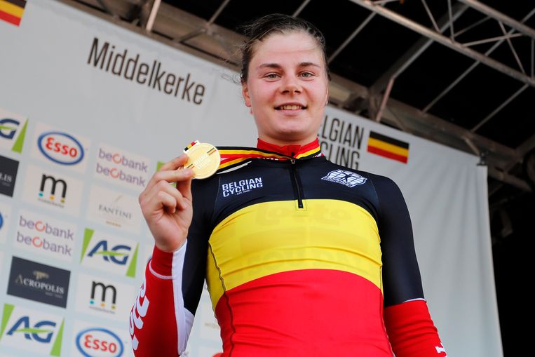 Lotte Kopecky snelt naar Belgische tijdrittitel bij de ...