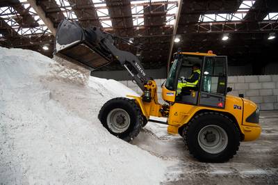 830 ton strooizout gebruikt bij eerste winterprik: iedereen kan gevaarlijke situaties doorgeven via app