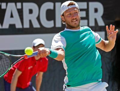 Pouille schrijft toernooi in Stuttgart op zijn naam