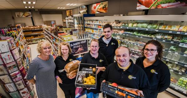 Alsjeblieft, kom naar buurtsuper Sindron in Zenderen