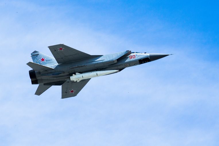 Een Russische MiG-31K met de Kinzhal aan boord.