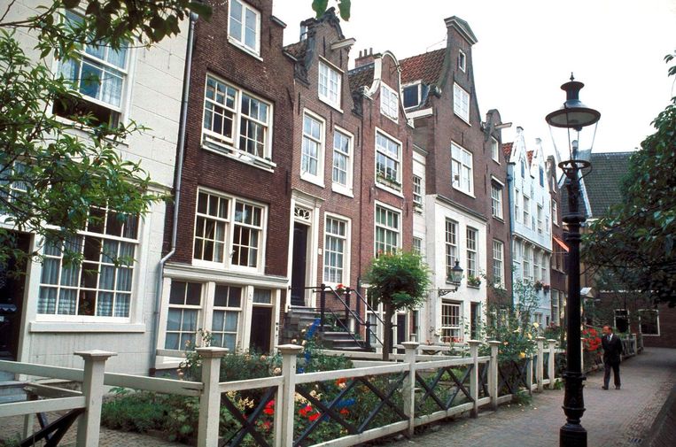 Corona-update | Aantal Tukkers in het ziekenhuis loopt op, UT tovert  maskers om | Foto | tubantia.nl