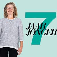 Nina (57) zegt dag tegen haar halflange, blond-grijze haren