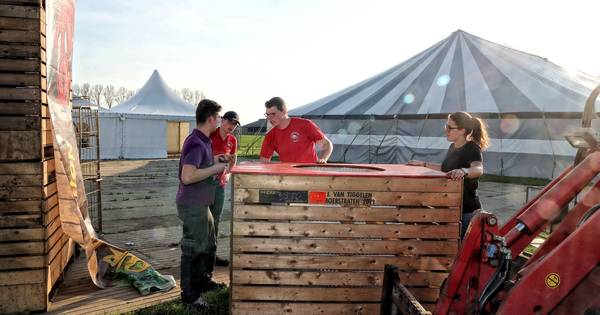 KPJ bouwt twee dagen lang professioneel feestje in de polder bij Moerstraten
