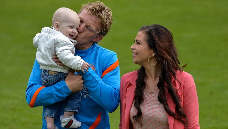 Kuyt Schrikt Zich Rot Door Verkeersongeluk Zoontje Buitenlands