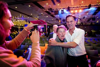 Rutte in ‘peptalk’ aan VVD’ers: dit zijn pittige tijden